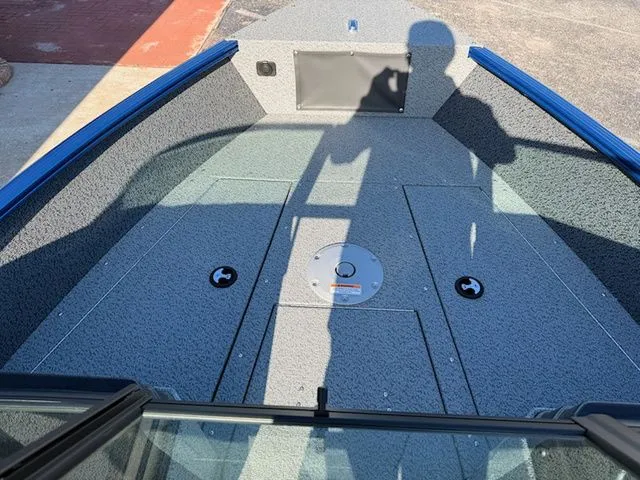 Slide: The Image of Lund 1775 Adventure Sport 2026 - 8