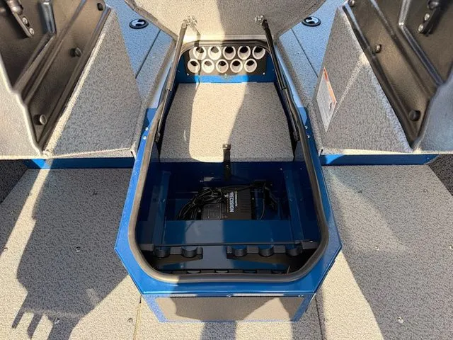 Slide: The Image of Lund 1775 Adventure Sport 2026 - 9