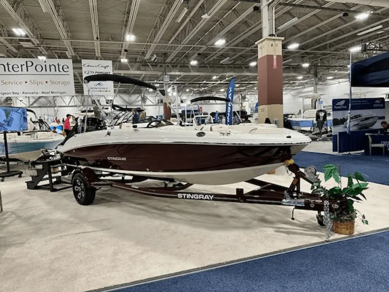 The Image of Stingray 182 SC 2024 - 0