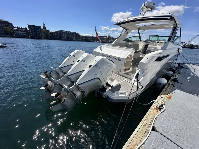 Slide: The Image of Sea Ray 320 SUNDANCER OB 2023 - 4