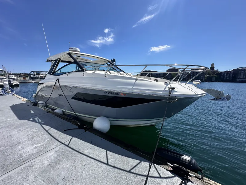 Slide: The Image of Sea Ray 320 SUNDANCER OB 2023 - 1