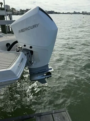 Slide: The Image of Crownline Boats 270 XSS 2026 - 5