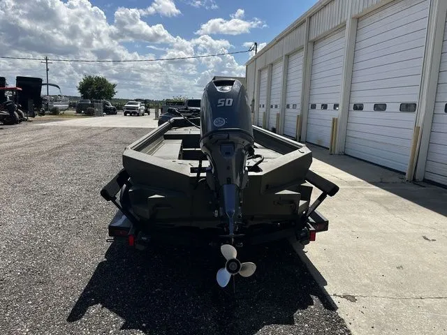 Slide: The Image of Rear view of Thor 1754 FISH HAMMER boat, green, year 2026. - 3