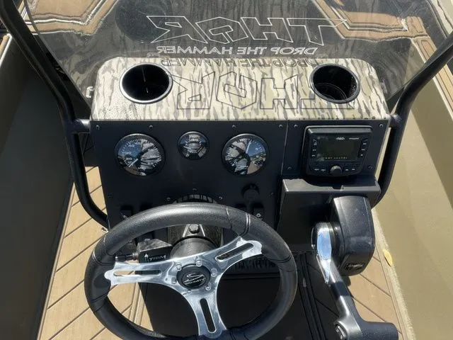 Slide: The Image of Thor LH1900CC W/Seastar Steering - Elite Package - 2026 - 10