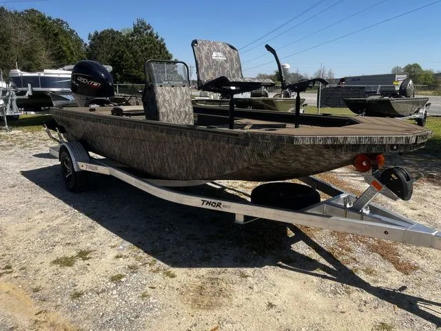 Slide: The Image of Thor LH1900CC W/Seastar Steering - Elite Package - 2026 - 14