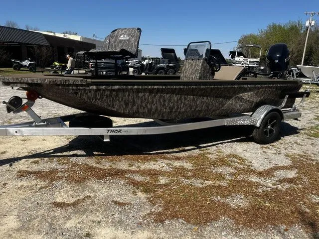 Slide: The Image of Thor LH1900CC W/Seastar Steering - Elite Package - 2026 - 3