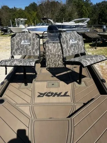 Slide: The Image of Thor LH1900CC W/Seastar Steering - Elite Package - 2026 - 4