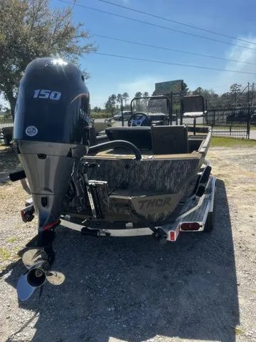 Slide: The Image of Thor LH1900CC W/Seastar Steering - Elite Package - 2026 - 8