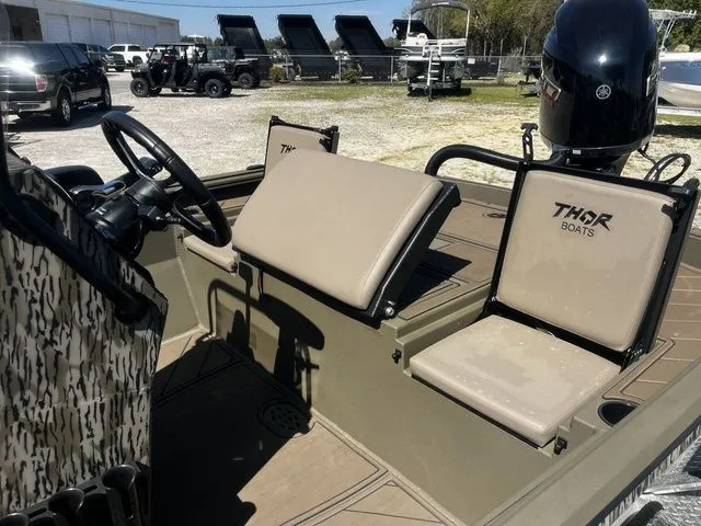 Slide: The Image of Thor LH1900CC W/Seastar Steering - Elite Package - 2026 - 9