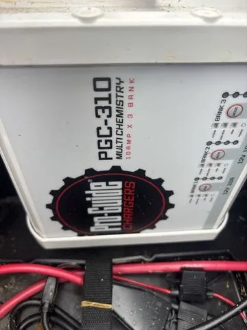 Slide: The Image of ProGuide PGC-310 charger in Thor Boats 1860 Lake Hammer Elite 2026. - 27