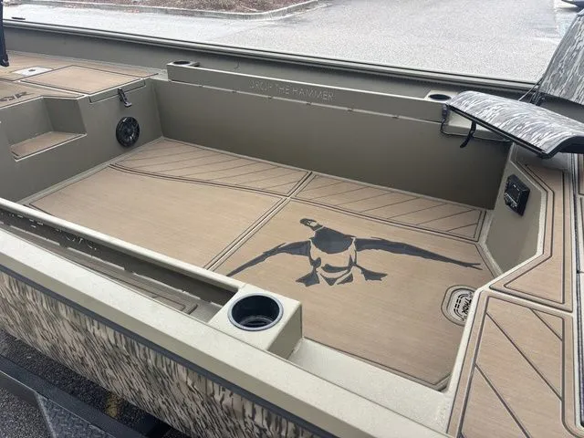 Slide: The Image of Interior of Thor Boats 1860 Lake Hammer Elite 2026 with unique floor design. - 8