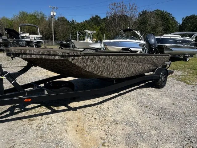 The Image of Thor Timber Hammer 1860 Tiller Elite 2026 on trailer outdoors. - 1