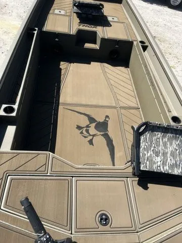 Slide: The Image of Thor Timber Hammer 1860 Tiller Elite 2026 with duck design. - 8