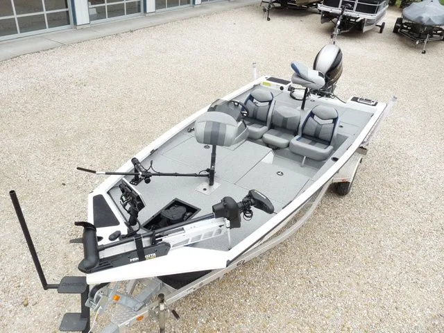 The Image of G3 Sportsman 1710 2022 - undefined