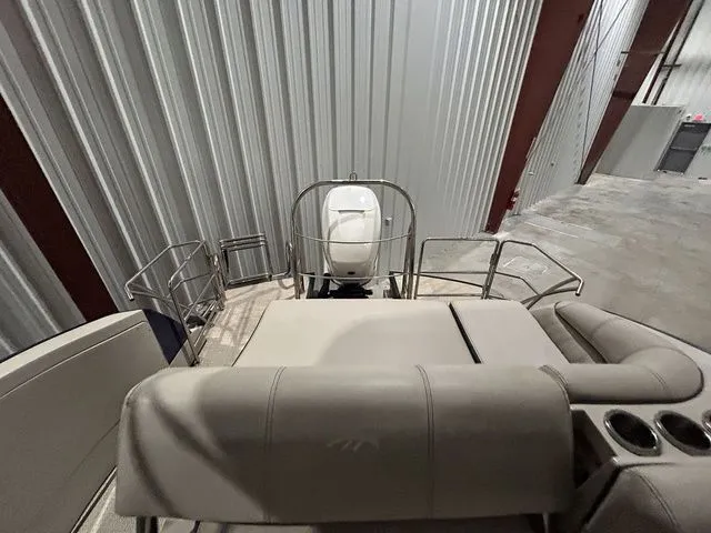 Slide: The Image of Interior view of a 2017 Harris Crowne Series SL 250 boat. - 16