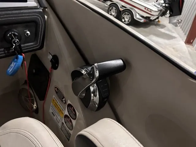 Slide: The Image of Interior view of a 2017 Harris Crowne Series SL 250 boat. - 20