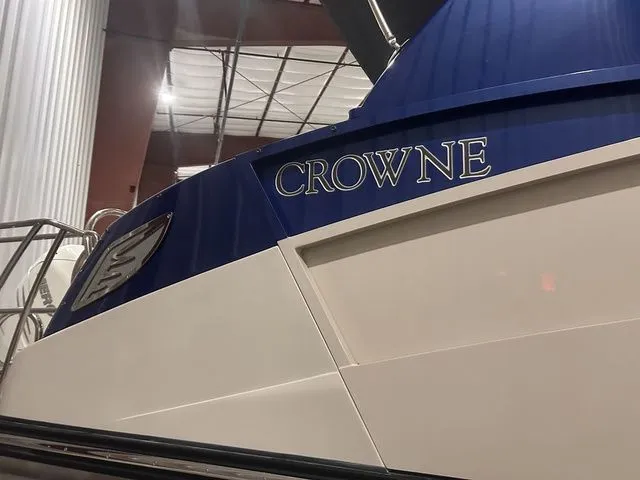 Slide: The Image of 2017 Harris Crowne Series SL 250 boat indoors. - 4