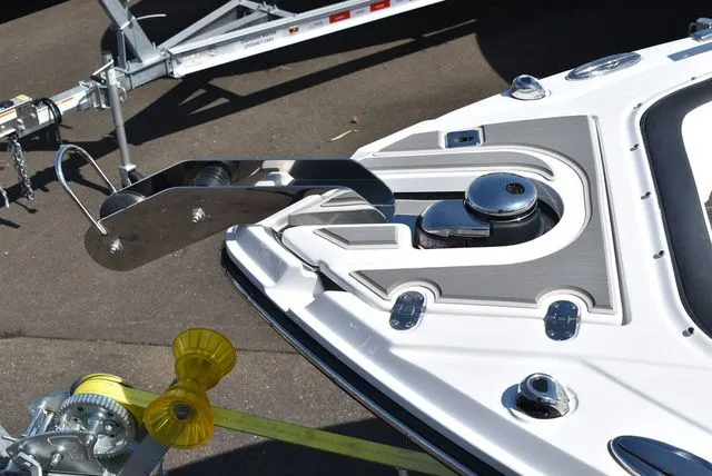 Slide: The Image of Monterey 275SS Super Sport 2026 - 18