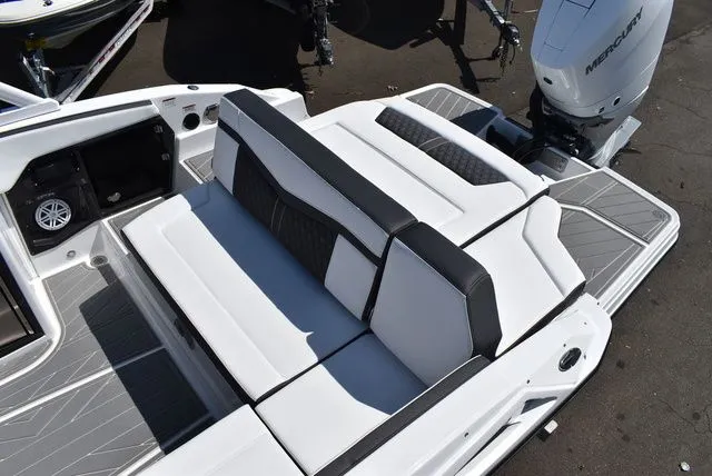 Slide: The Image of Monterey 275SS Super Sport 2026 - 22