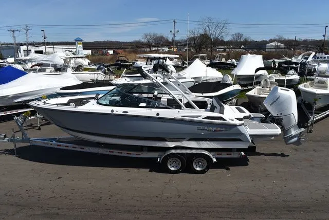 Slide: The Image of Monterey 275SS Super Sport 2026 - 3