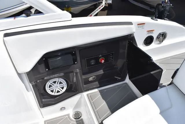 Slide: The Image of Monterey 275SS Super Sport 2026 - 34