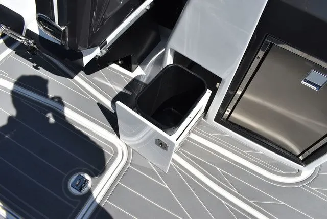 Slide: The Image of Monterey 275SS Super Sport 2026 - 44