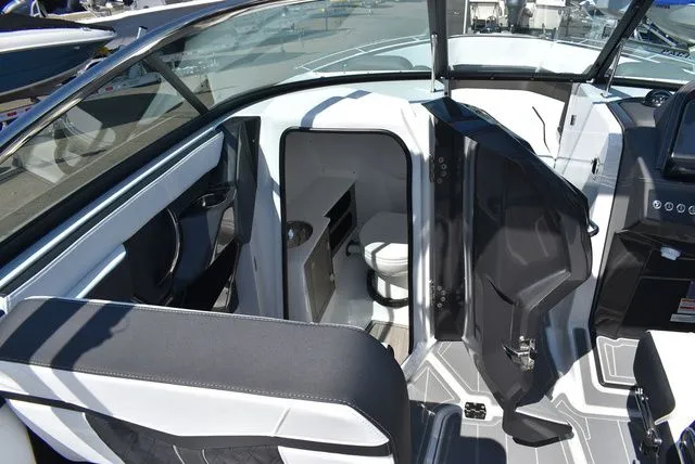 Slide: The Image of Monterey 275SS Super Sport 2026 - 48