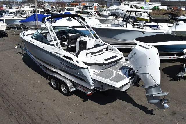 Slide: The Image of Monterey 275SS Super Sport 2026 - 5