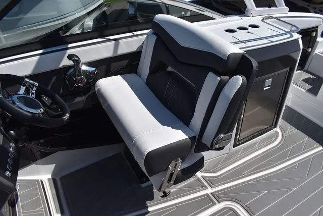 Slide: The Image of Monterey 275SS Super Sport 2026 - 54