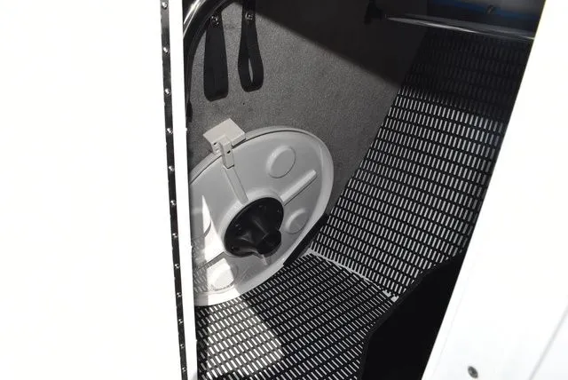 Slide: The Image of Monterey 275SS Super Sport 2026 - 64