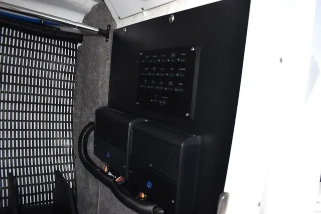 Slide: The Image of Monterey 275SS Super Sport 2026 - 68