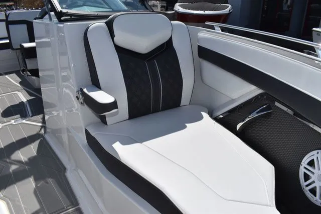 Slide: The Image of Monterey 275SS Super Sport 2026 - 73