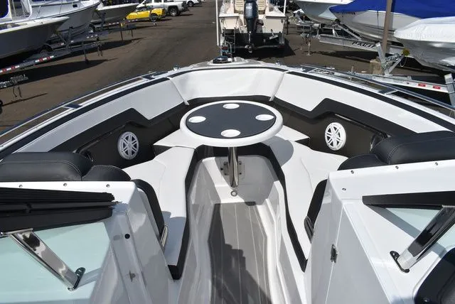 Slide: The Image of Monterey 275SS Super Sport 2026 - 78