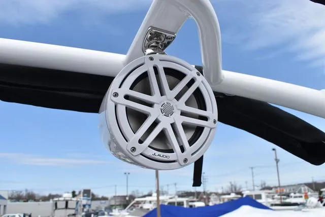 Slide: The Image of Monterey 275SS Super Sport 2026 - 81