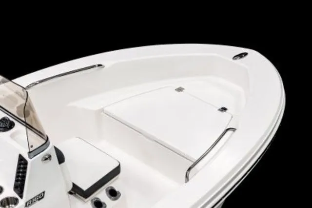 Slide: The Image of Robalo R160 Center Console 2026 - 3