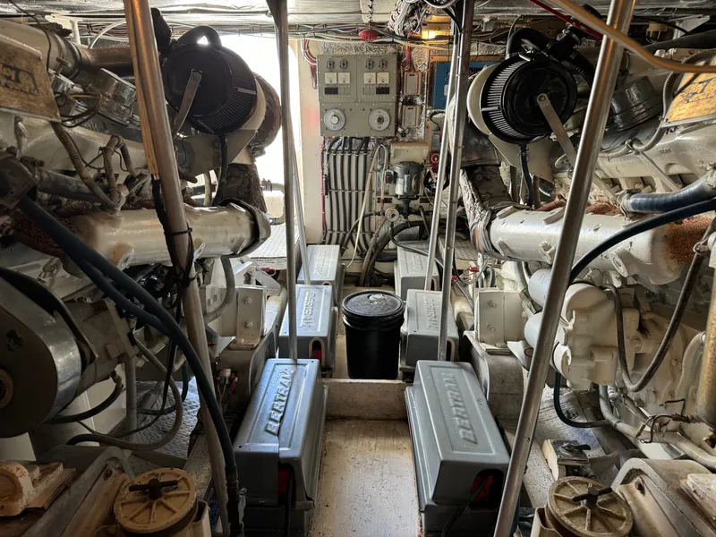 Slide: The Image of Bertram 54 Convertible 1986 - 101