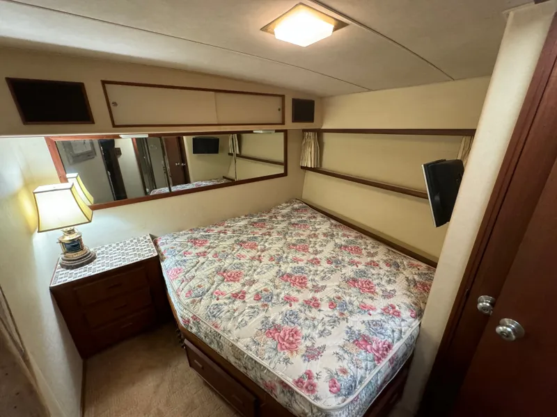 Slide: The Image of Bertram 54 Convertible 1986 - 50