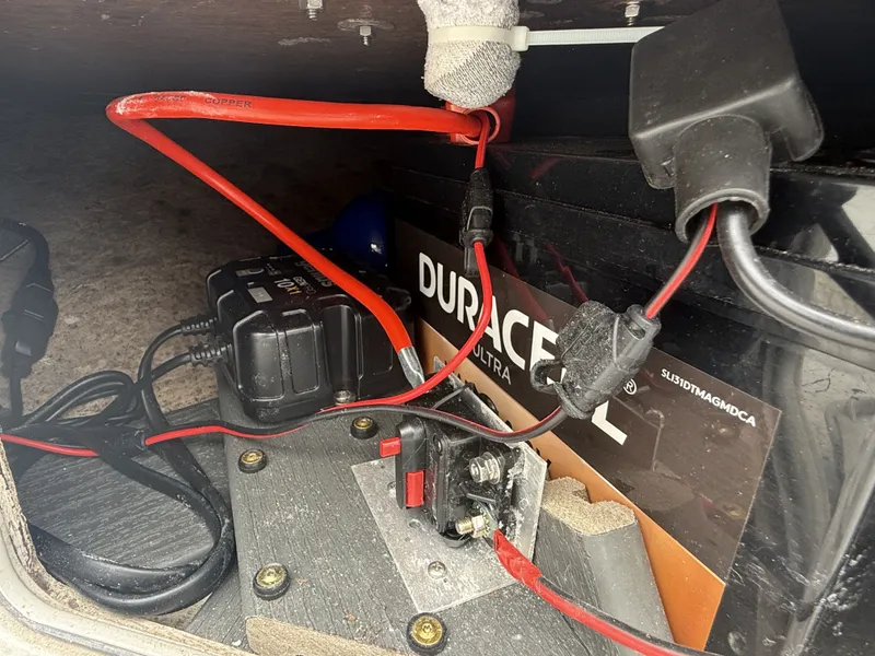 Slide: The Image of Avenger 210 Bay Runner 1991 - 10