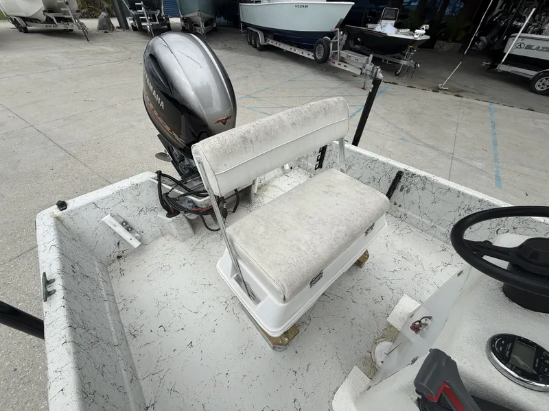 Slide: The Image of Avenger 210 Bay Runner 1991 - 15