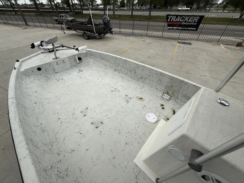 Slide: The Image of Avenger 210 Bay Runner 1991 - 6