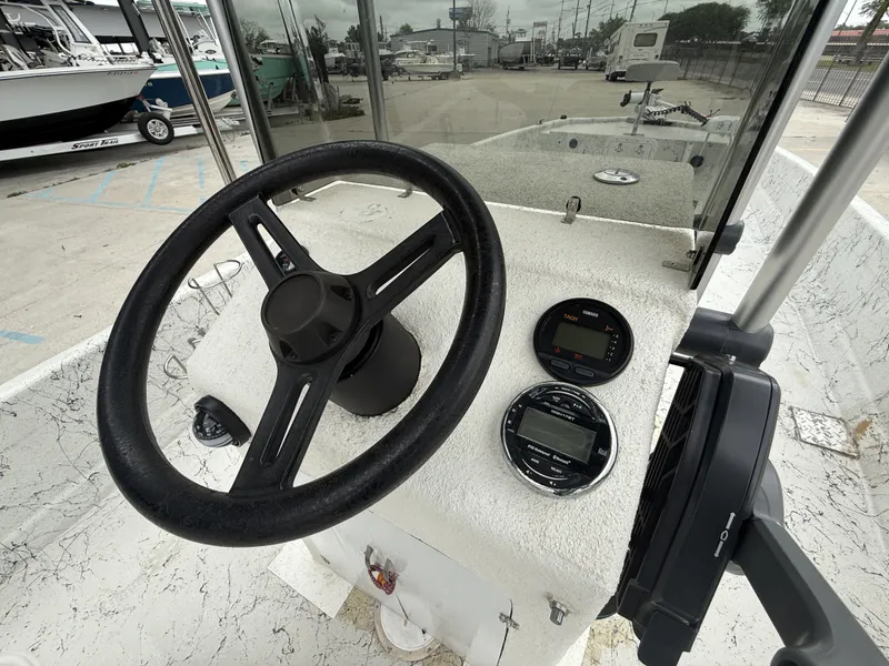 Slide: The Image of Avenger 210 Bay Runner 1991 - 8