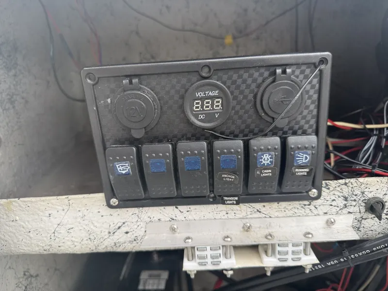 Slide: The Image of Avenger 210 Bay Runner 1991 - 9