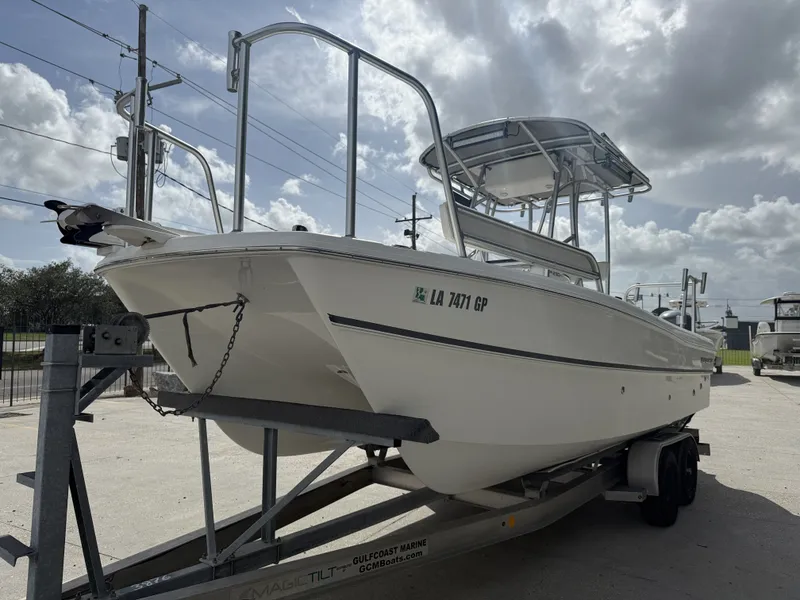 Slide: The Image of World Cat 230CC 2018 - 10