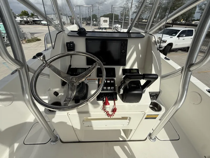 Slide: The Image of World Cat 230CC 2018 - 15