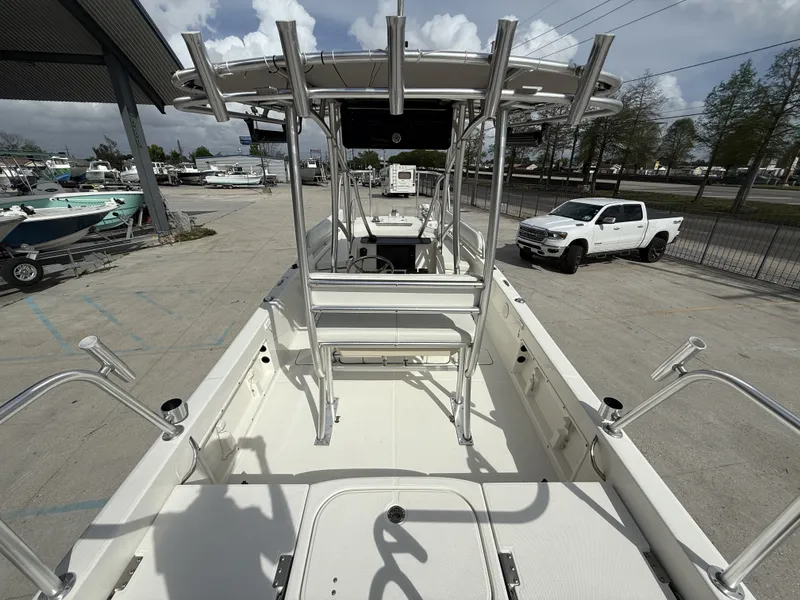 Slide: The Image of World Cat 230CC 2018 - 3