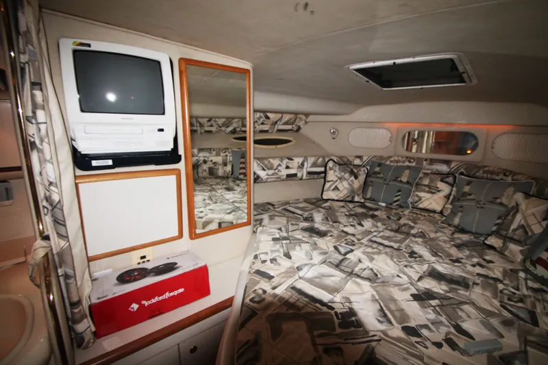 Slide: The Image of FWD Stateroom to Port - 18