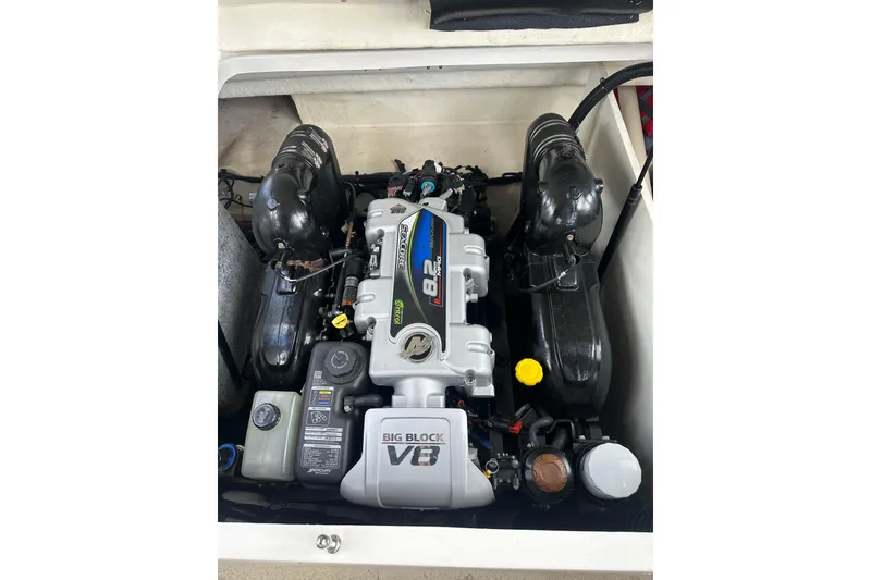 Slide: The Image of Engine compartment of 2022 Sea Ray SDX 290 with Big Block V8 engine. - 22