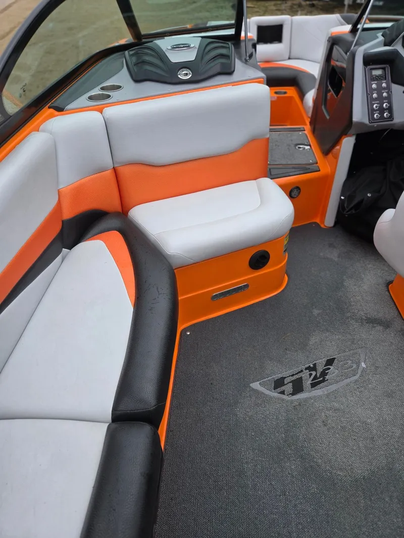 Slide: The Image of Centurion Enzo SV233 2015 - 11