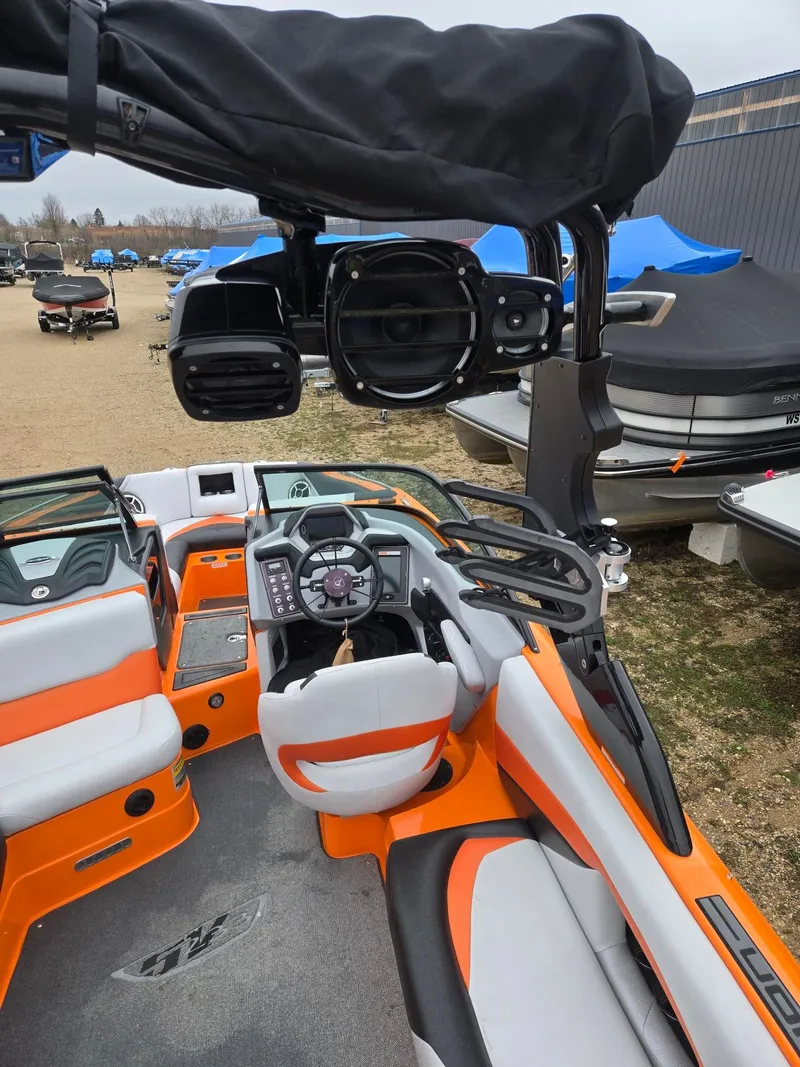 Slide: The Image of Centurion Enzo SV233 2015 - 12