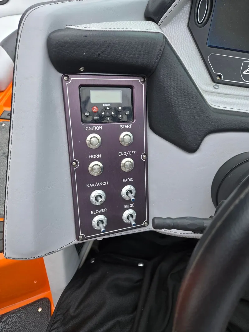 Slide: The Image of Centurion Enzo SV233 2015 - 16